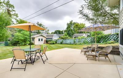Glen Ellyn Home: Walk to Downtown Dining & Shops!