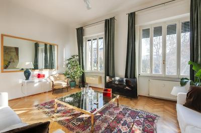 Popolo Square Luxury Two Bedroom Apartment