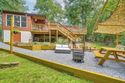 5 Mi to Harpers Ferry Nhp: Quiet Home w/ Deck