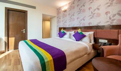 Treebo Premium The Takey'S, Mall Road