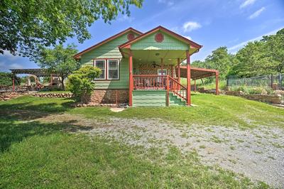 Charming Hilltop Cottage in Medicine Park!