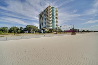 Beachfront Biloxi Condo: Balcony & Community Perks