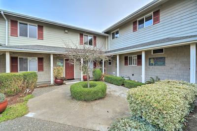 Apartment w/ Gas Fireplace ~ 1/2 Mi to Beach!