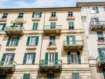 Elegant City-centre Flat