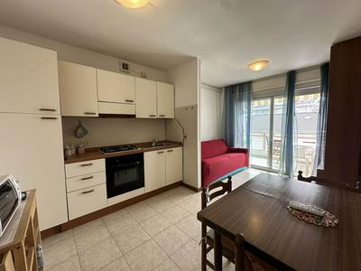 Flat With Side sea View Just Steps From the Beach
