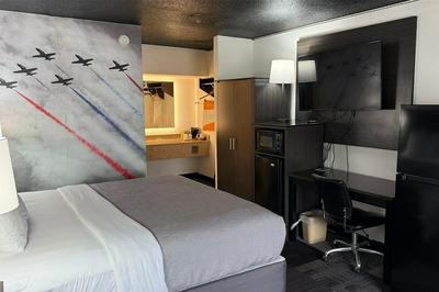 Eglin Extended Stay Hotel, a Howard Johnson by Wyndham