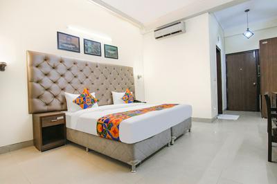 Fabhotel Rivlet Inn