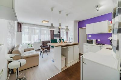 Charming Downtown Studio