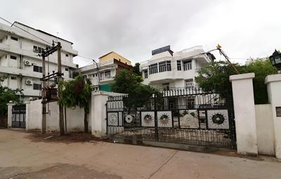 OYO 16112 Hotel Uruvela International