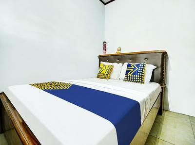 OYO HOMES 91242 Desa Wisata Cibuntu Kuningan Syariah