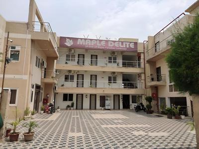 Hotel Maple Delite