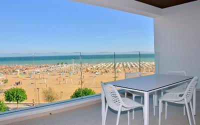 Azure Serenity Modern sea View Flat With Pool
