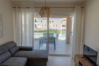 Phaedrus Living: Seaside Thalassa Cretan D101
