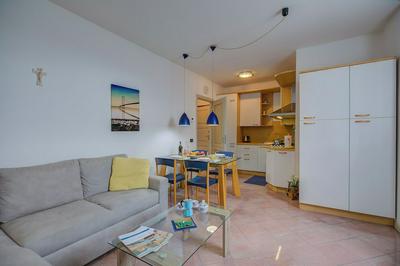 Mirabella Lake View & Private Parking