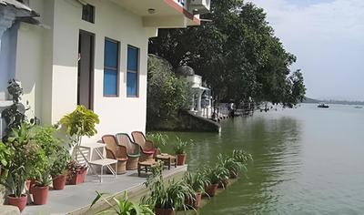 Jheel Hotel and Restaurent