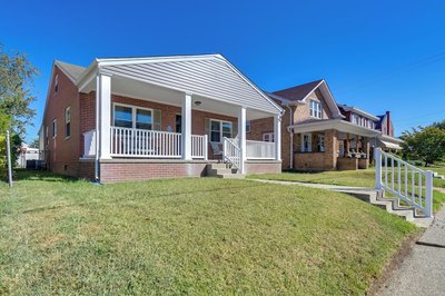 Walk to Ritter Park: Renovated Home Near Marshall!