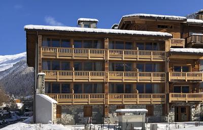 Hotel Ski Lodge