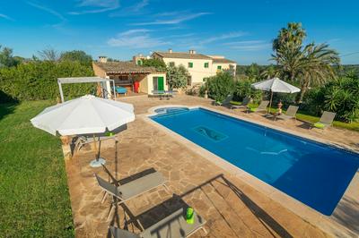 N Amera in Santa y With 5 Bedrooms and 5 Bathrooms