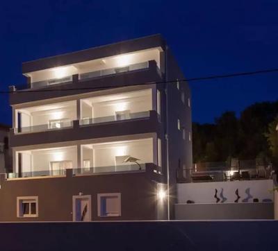 Luxury Villa ARIA Seafront for 21 people