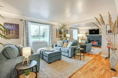 2 Mi to Downtown Flushing: Spacious Retreat!