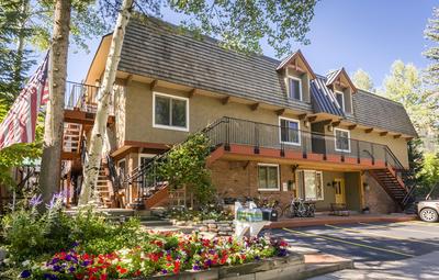 Chateau Blanc Condominiums