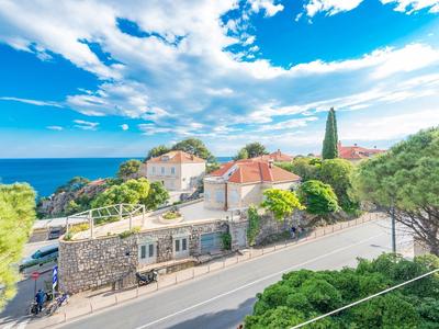Apartment Luce Royal - One Bedroom Apartment With Balcony and Sea View