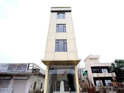 OYO 16875 Hotel Skyz