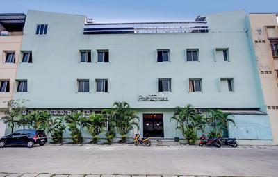 OYO 92636 Paris Garden