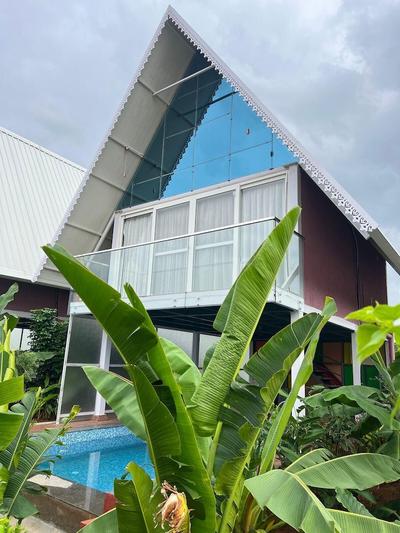 Sakhi Lakeview Resort