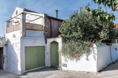 Lemon Tree Eco-Retreat with Terraces