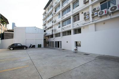 185 @ Surawong Hotel