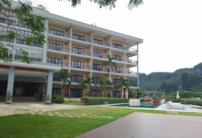 Lisha Grand Riverside Hotel