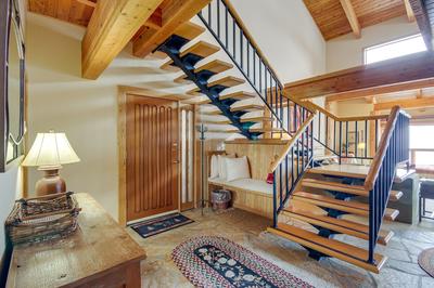 Big Sky Condo w/ Mountain Views < 1 Mi to Resort!