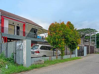 OYO Life 91896 Kost Bu Dewi Syariah