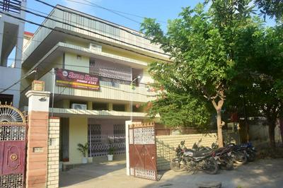 Goroomgo Shubh Kashi Palace Varanasi