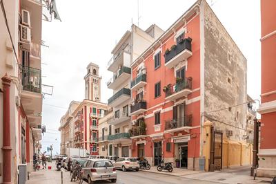 MADAME BARI' Apt a step from the sea