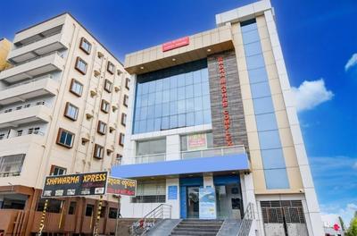 Goroomgo Dutta Residency Premium