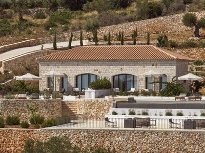 Rebek Luxury Villas & Suites