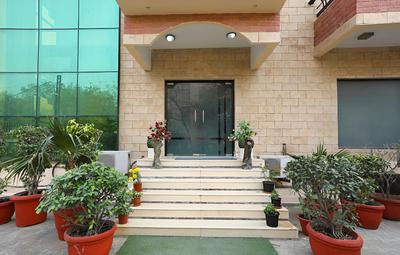 OYO 10057 Hotel Laksh Residency