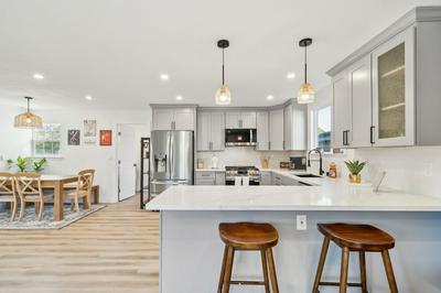 Cozy Home With Hot Tub Family-friendly Yard 5 Bedroom Home