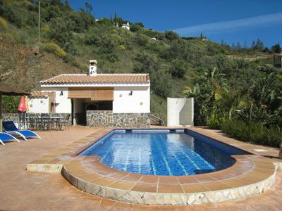 Luxury Villa in Sayalonga With Private Pool