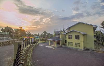 OYO 28084 Hotel Pangolin