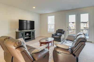 Balcony & Pool Access: Modern Gainesville Home