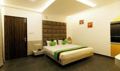 Itsy Hotels Silver Keys