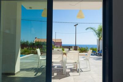 Villa Seahorse Large Private Pool Walk to Beach Sea Views A C Wifi Eco-friendly - 2639