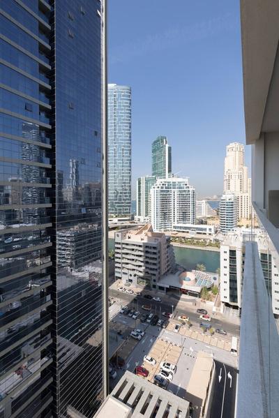 Bright 1BR sea view and balcony