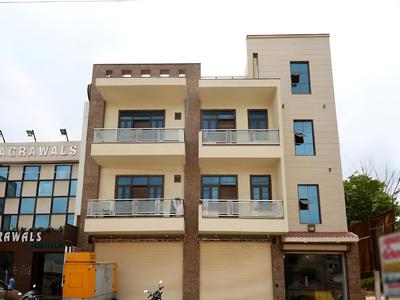 OYO 17066 Hotel Pushpa Palace
