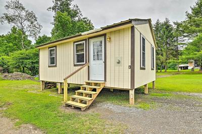 Quiet Country Escape: Fire Pit, Fish On-site!