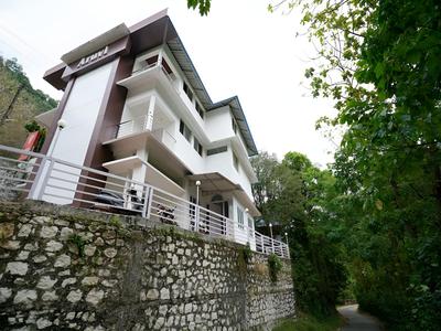 OYO 11757 Aruvi Annex