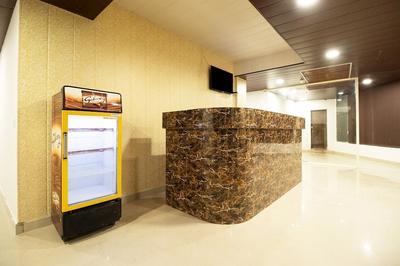 OYO 44094 Grand Inn
